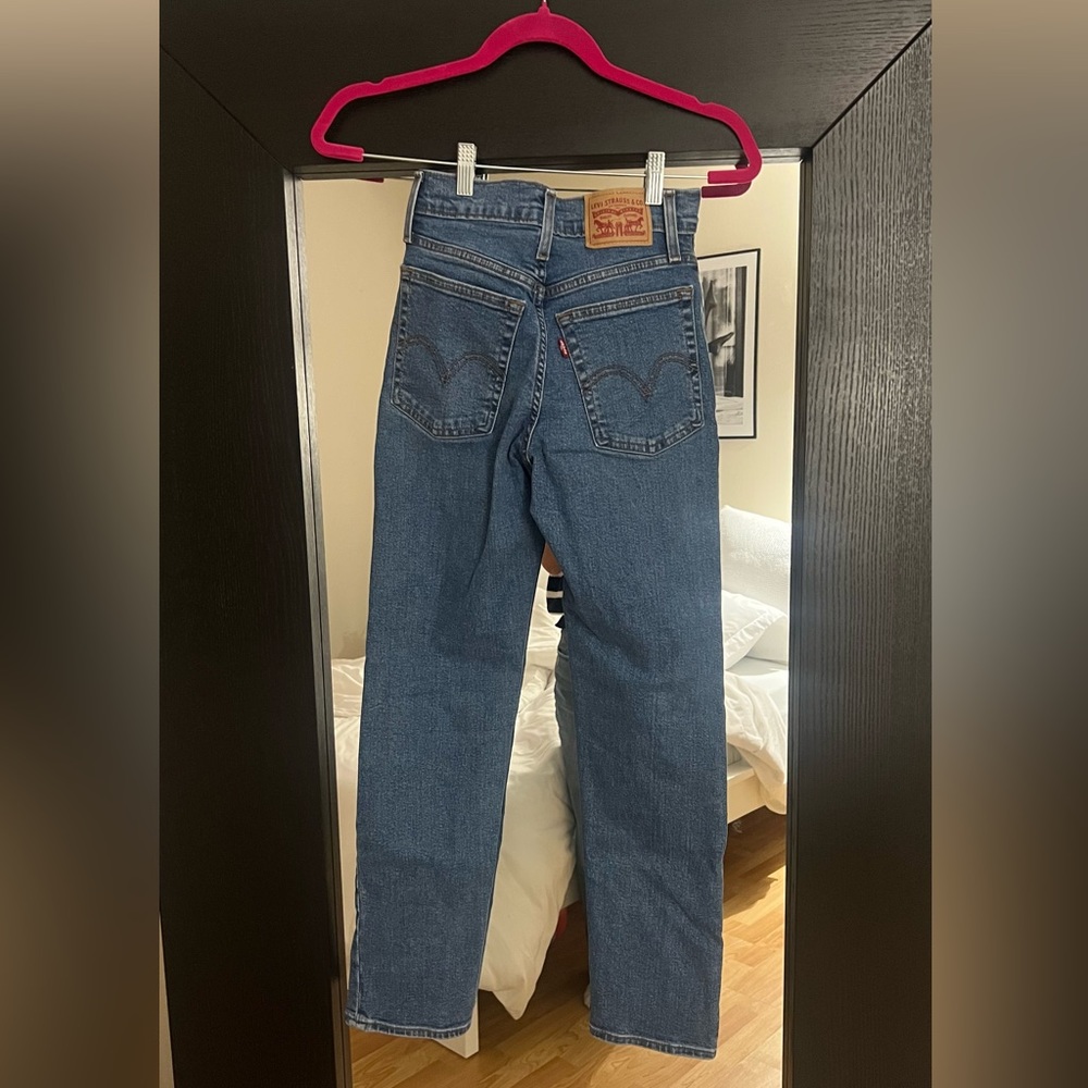 Levi wedgie straight jeans, size 24